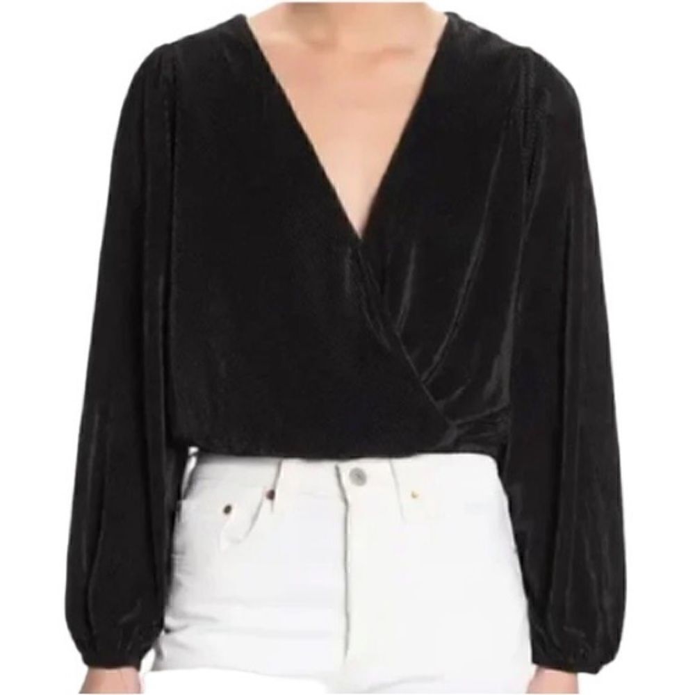 ASTR The Label Women's Long Sleeve Pleated Crop Top in Black